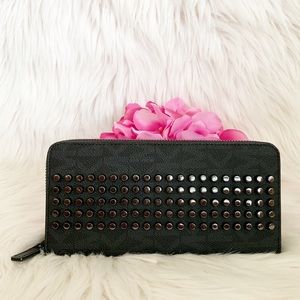 📌CLOSING SALE📌Michael Kors Men’s Tech Zip Wallet